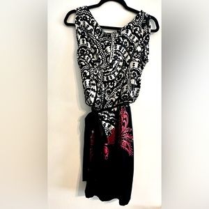 WHBM SLEEVELESS SHORT DRESS SIZE: SMALL NWOT